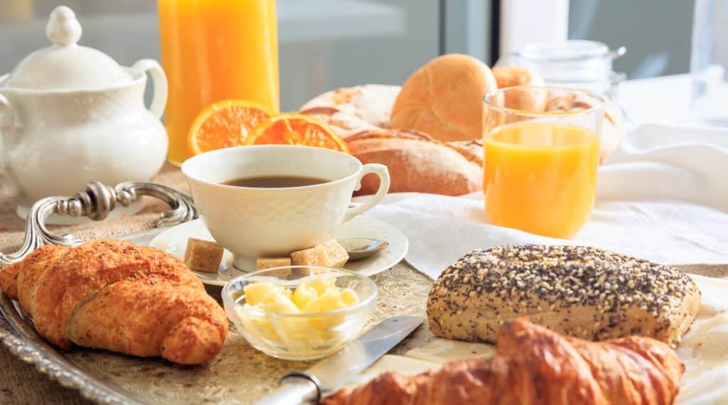 viennoiseries pour un petit déjeuner à la française