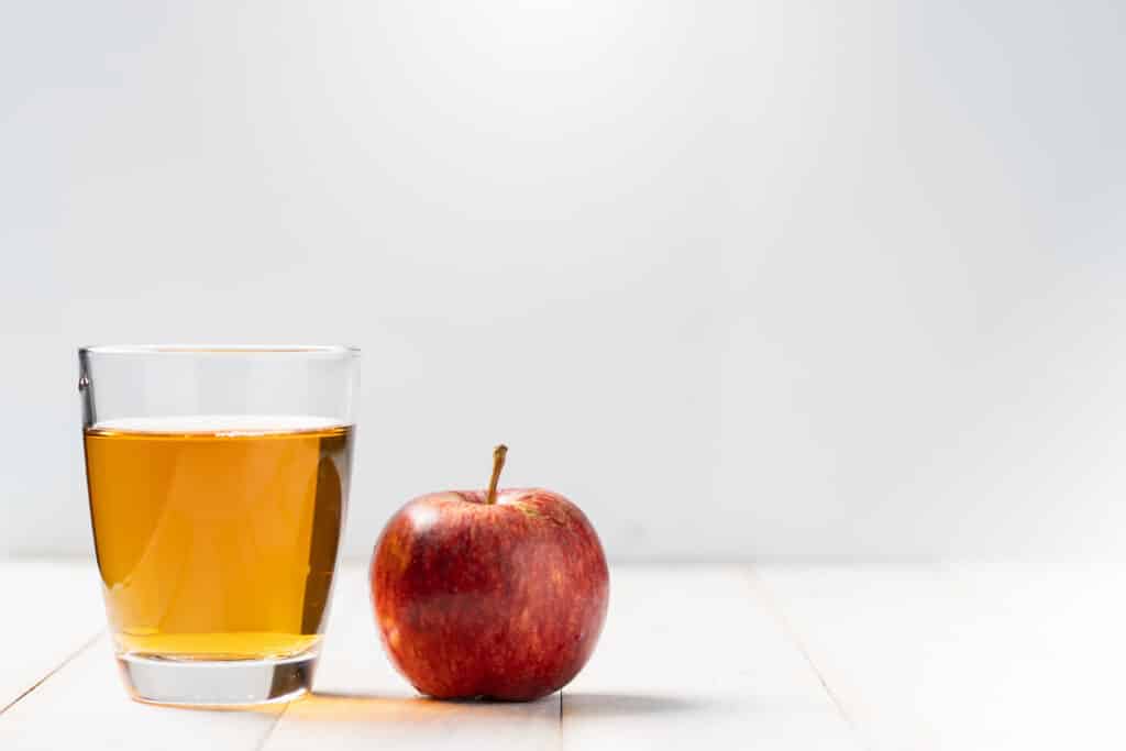 un verre de pur jus de pomme - la bonne portion c'est 15mL